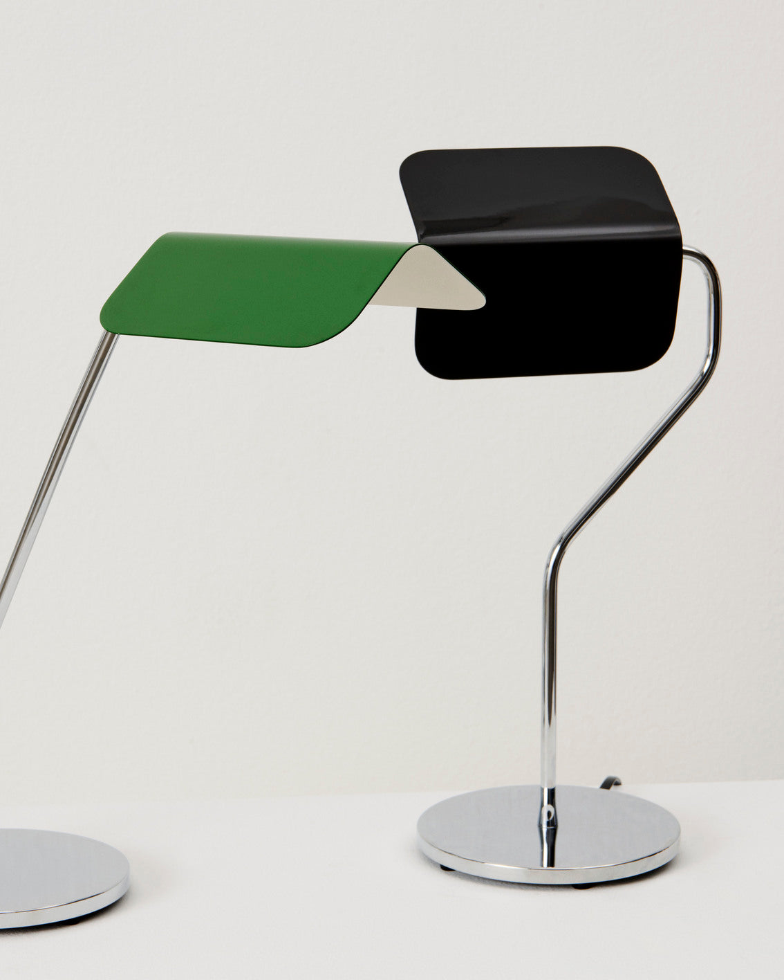 APEX TABLE LAMP