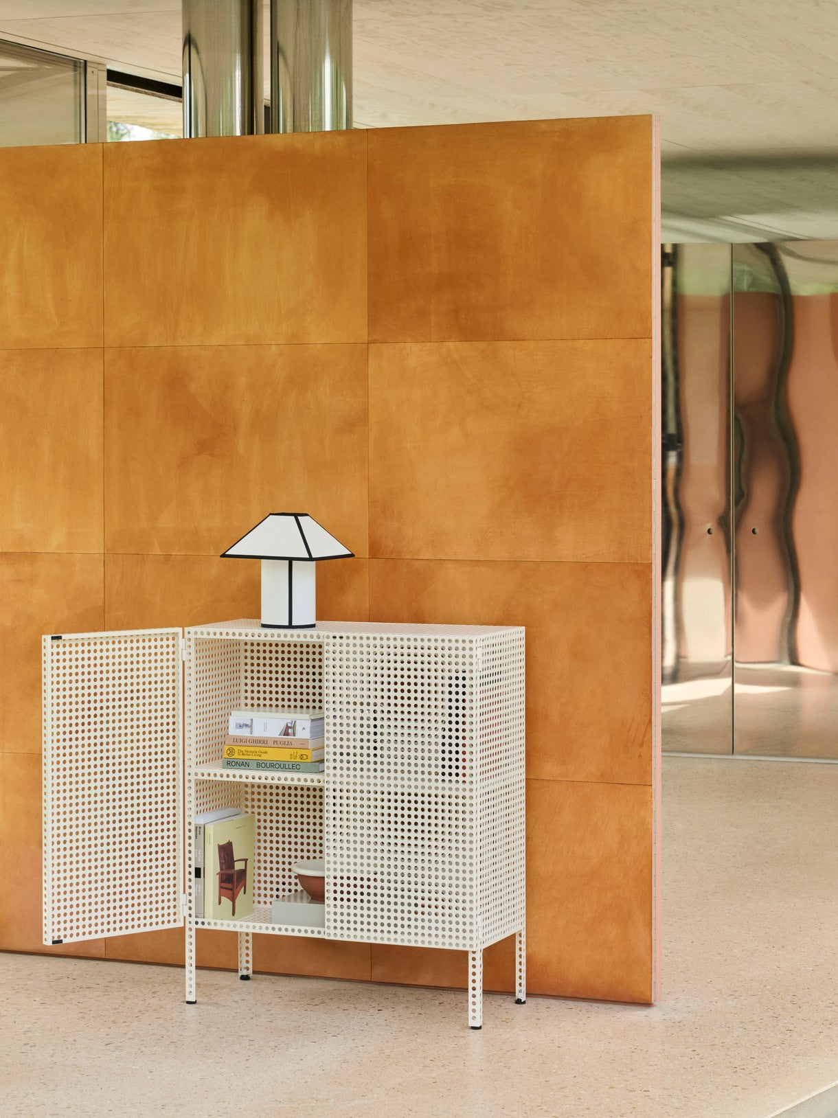 Credenza Perforated Cabinet, da terra, medium