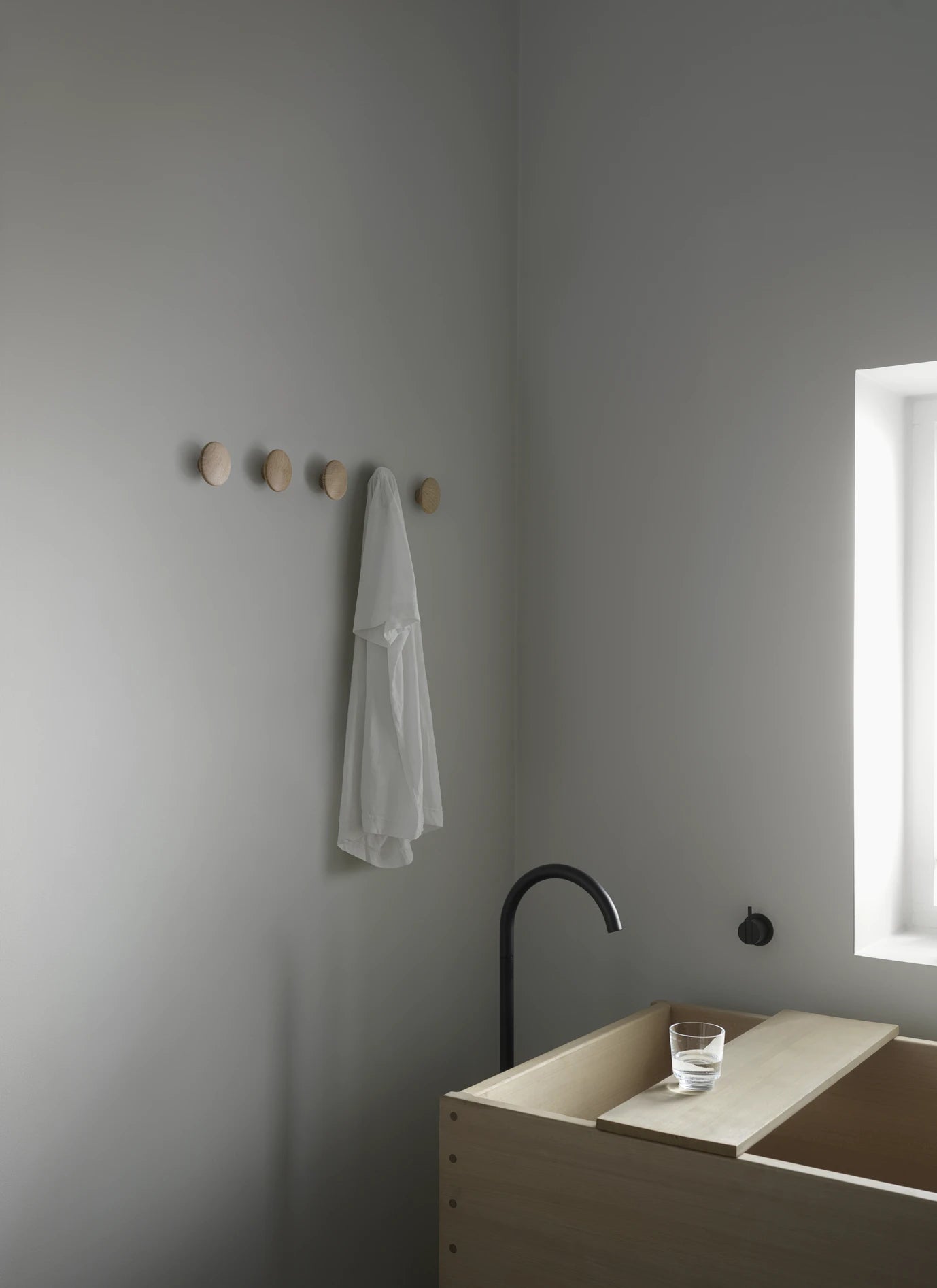 Appendiabiti Dots Wood, Set di 5, Bianco