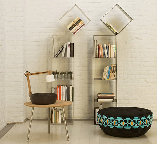 Libreria Drop, Media, nera