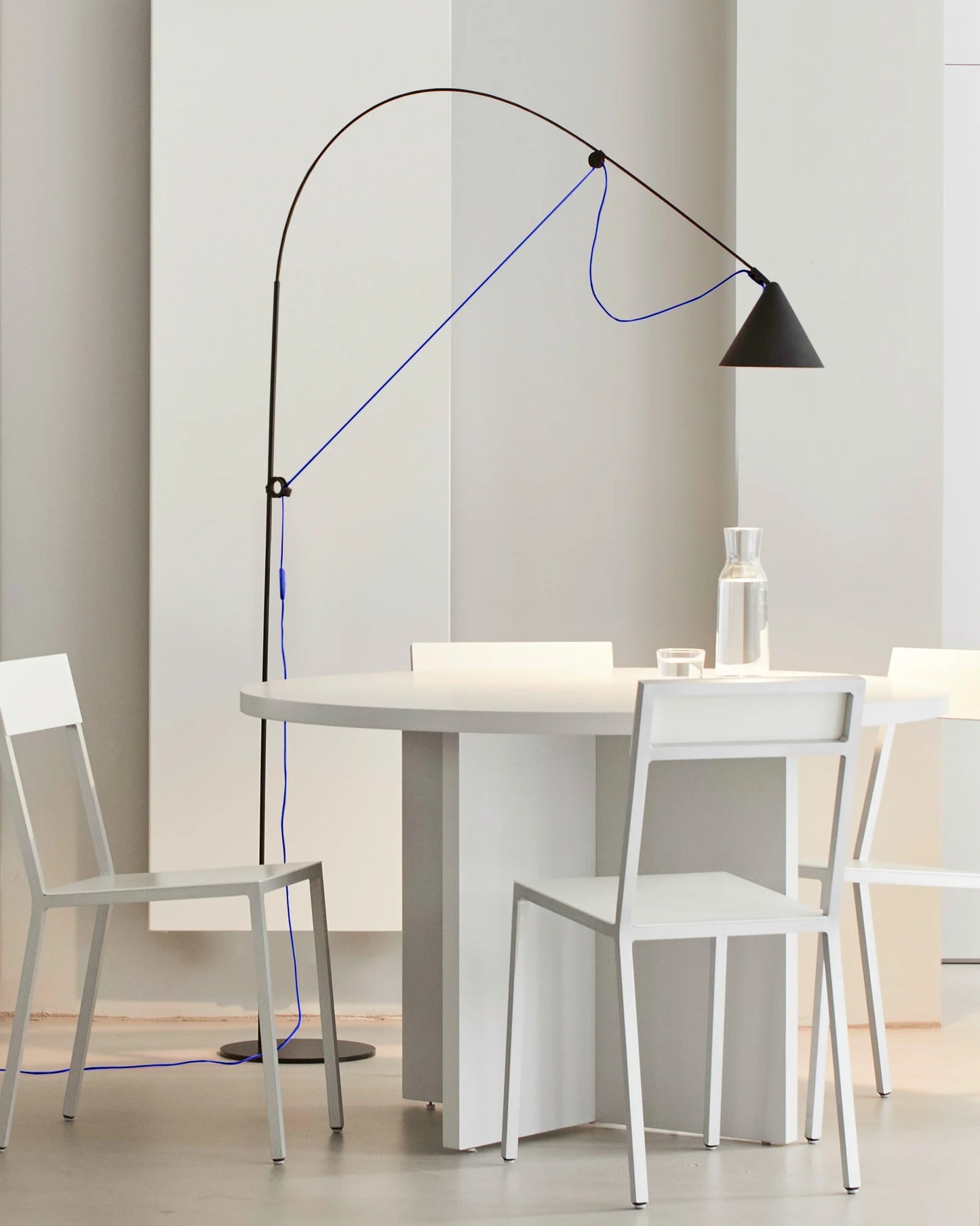 Lampada da Terra, Ayno L, Nero/Blu